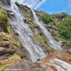 La cascata dell'Acquafraggia vista da vicino - Foto di Sossupermamma -