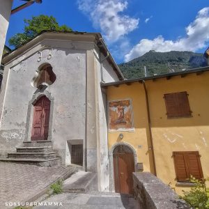 Vecchia Chiesa sul retro - Foto di Sossupermamma -