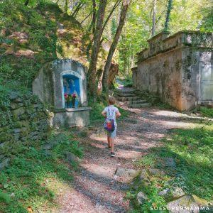 Il sentiero nel Parco delle Marmitte dei Giganti